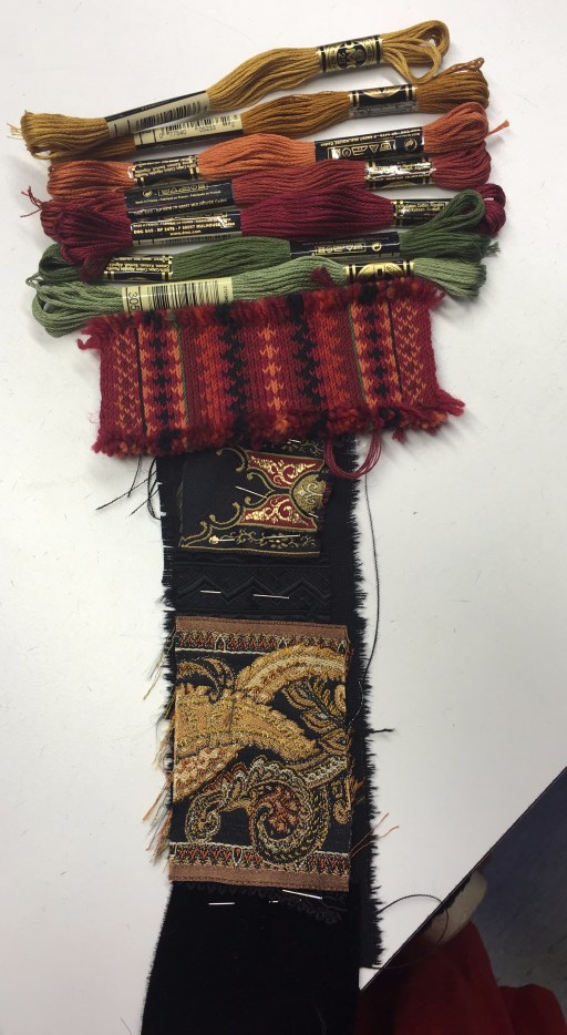 Bånd og broderigarn til beltestakk